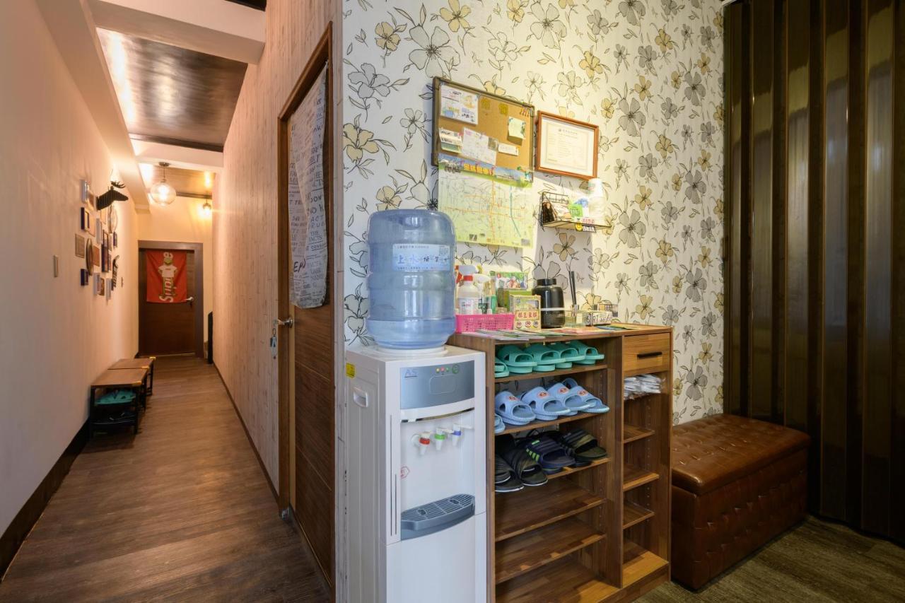 羅東夜市 小宅一生民宿 Night Market Small House Lifetime Hotel Лодун Екстер'єр фото