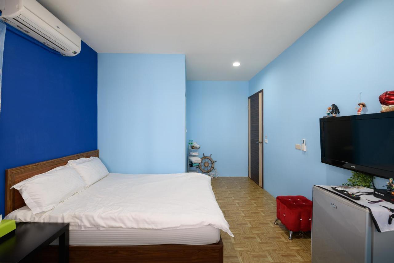 羅東夜市 小宅一生民宿 Night Market Small House Lifetime Hotel Лодун Екстер'єр фото